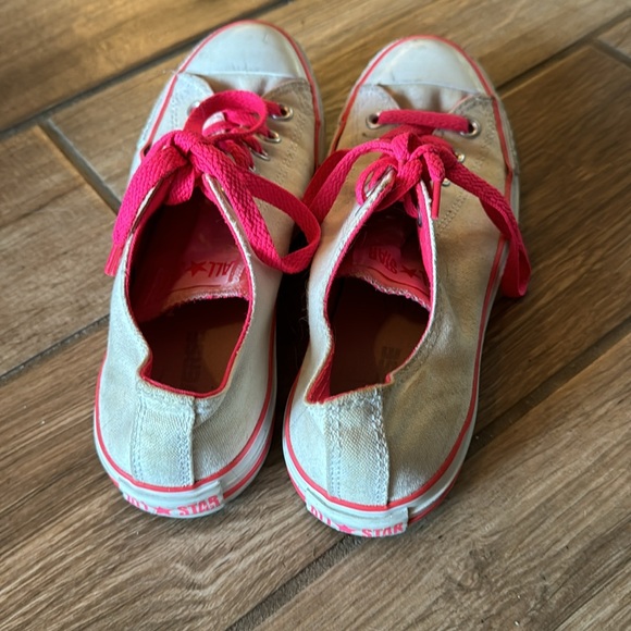 Converse White and Hot pink size women’s 8 - Picture 3 of 3